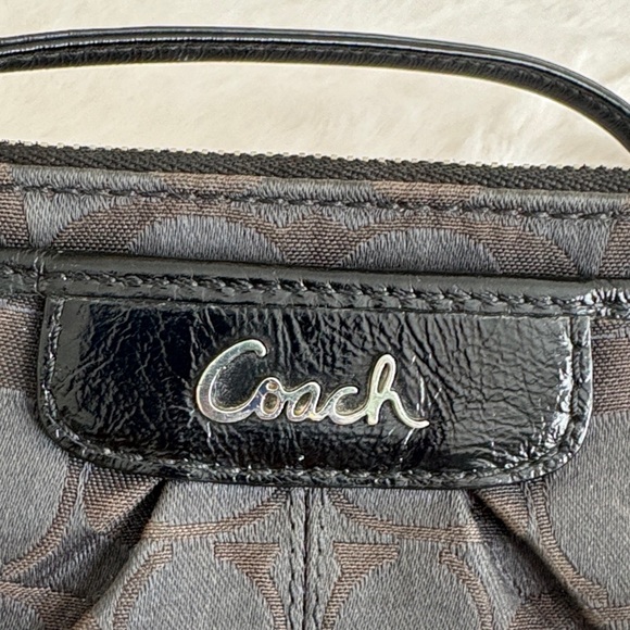 Vintage Coach Dark Gray Wristlet in EUC. - Picture 6 of 10